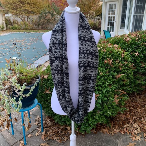 Cozy n Warm Infinity Knit Scarf - Picture 3 of 6